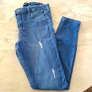 Hollister High - Rise Jean Leggings. Size 11R W30 L28